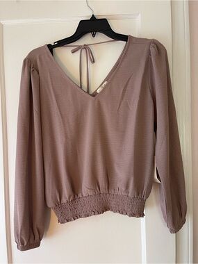 nine britton Taupe V-Neck Long Sleeve Smocked-Hem Top
